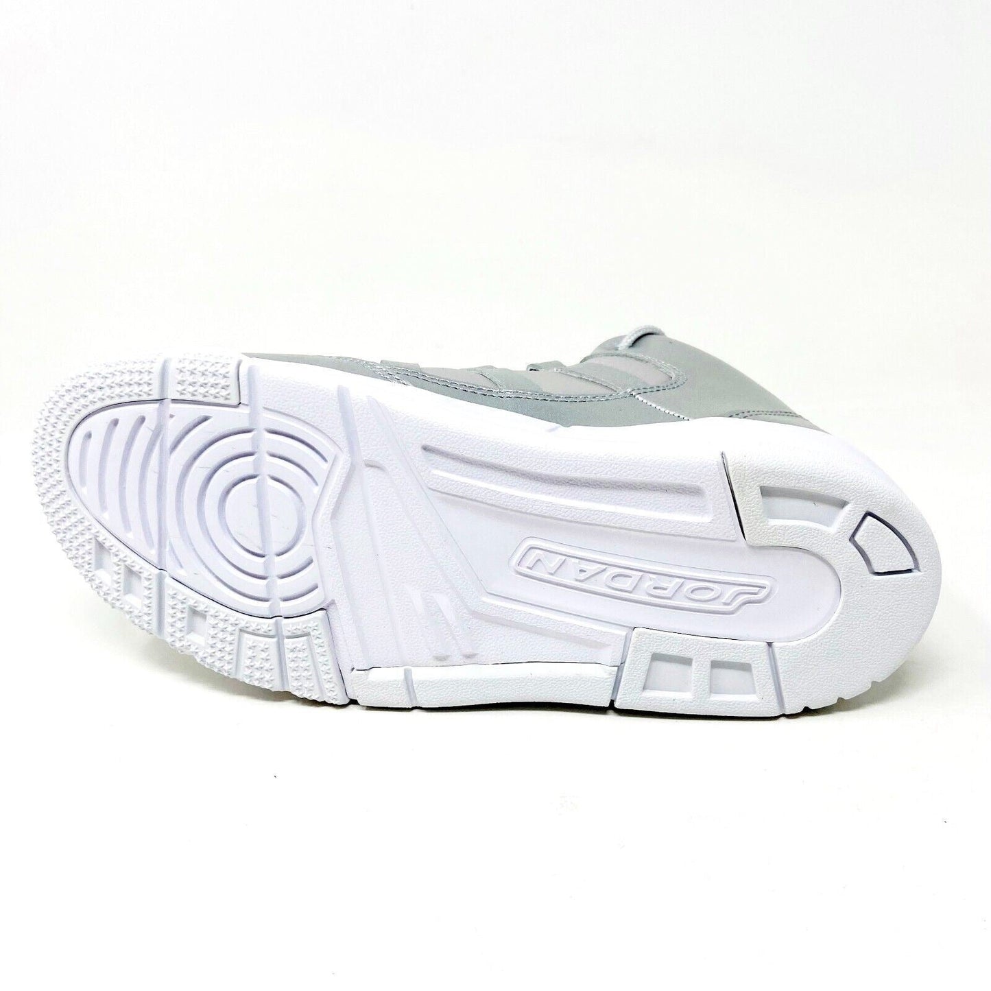 Jordan Max Aura SE Metallic Silver Grade School Kids Shoes Sneakers AV5176 040